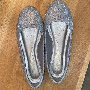 Elegant Silver Glitter Flats